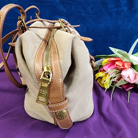 🔹️FINAL SALE 🔹️ Authentic Prada Shoulder Bag - Picture 7 of 10